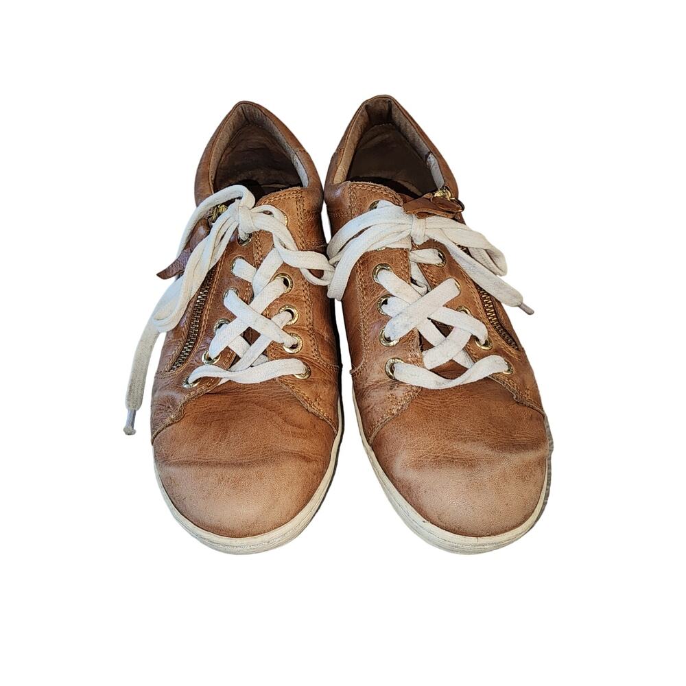 Pikolinos women's brown leather shoes with zipper accent